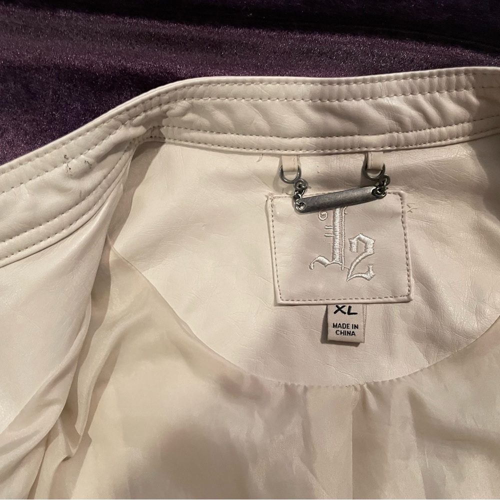 Women's Cream Vegan Leather Jacket - Picture 5 of 16